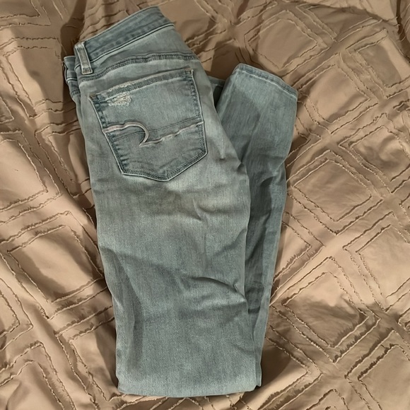 American Eagle Skinny Jeans. Women’s Size 2. - Picture 2 of 7